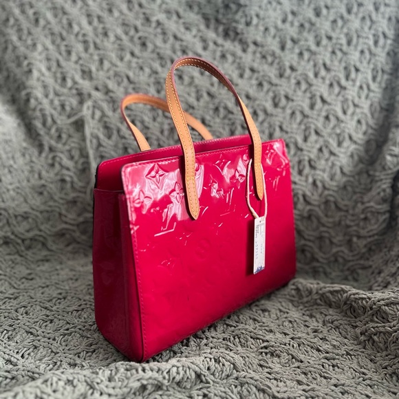 LV Preloved Vernis Tote Bag, Red/Framboise size Small. - Picture 2 of 9
